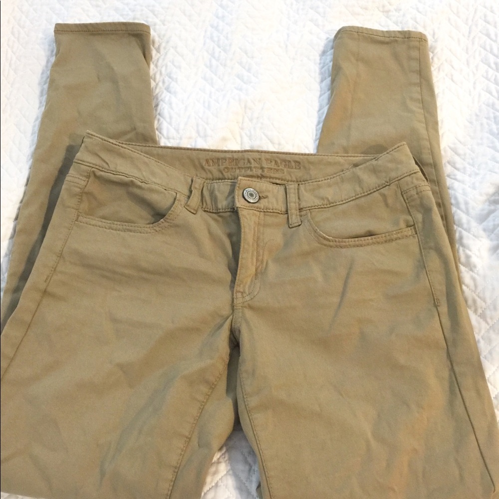 EUC American Eagle Size 6 Khaki Skinny